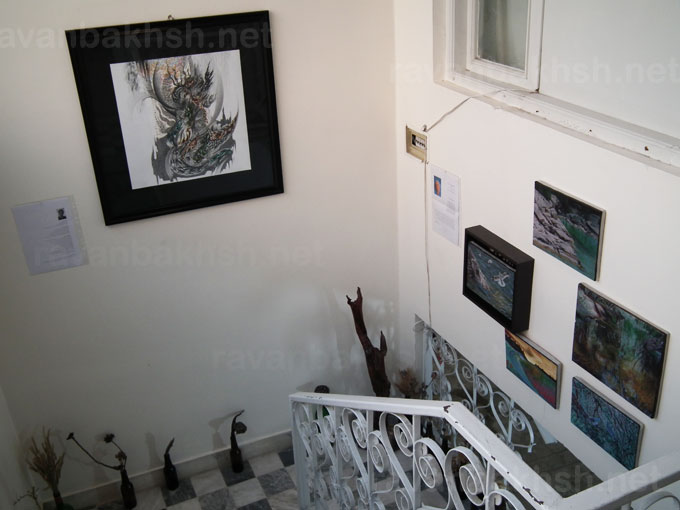 گوشه ای از نمایشگاه 1+14 در آموزشگاه آزاد هنری دانه، قائمشهر
