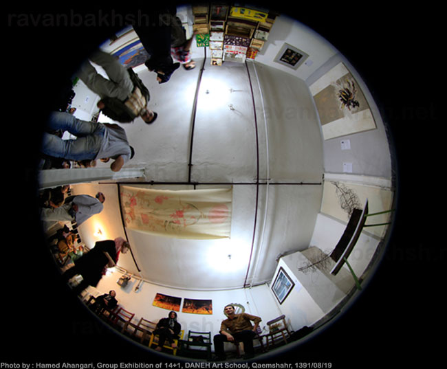 گوشه ای از نمایشگاه 1+14 در آموزشگاه آزاد هنری دانه، قائمشهر